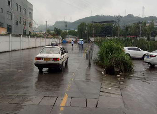 雨天练车